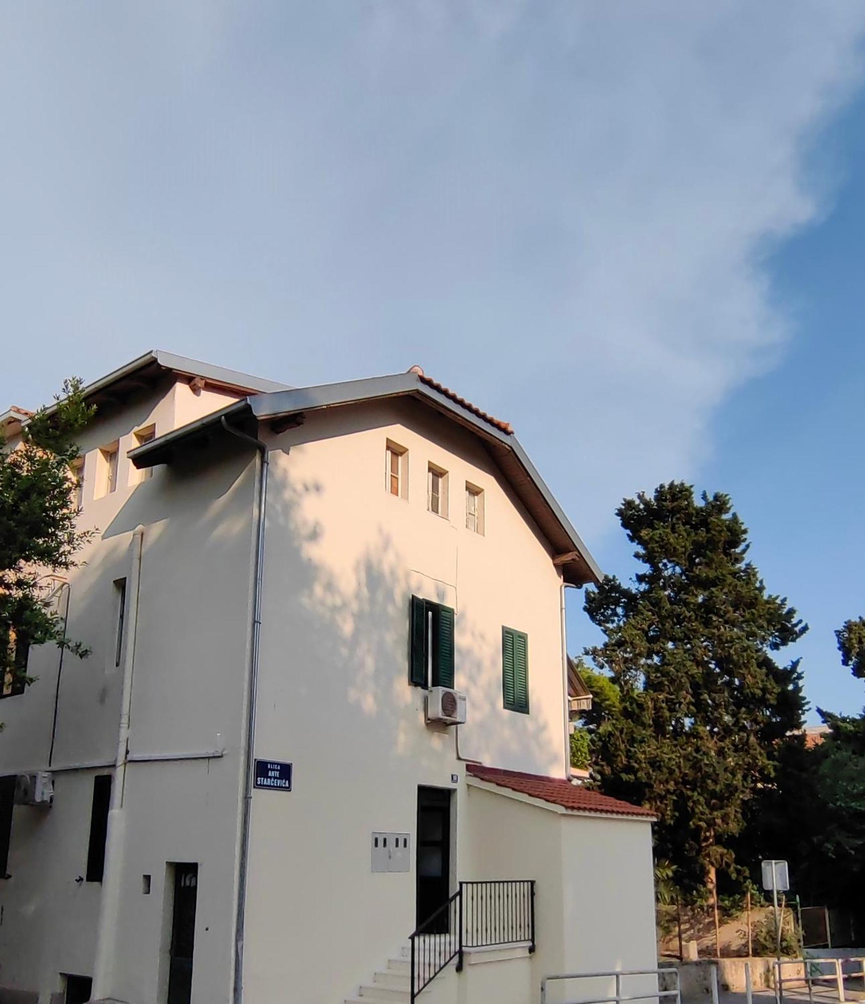 Relax And Enjoy Apartments Сплит Экстерьер фото