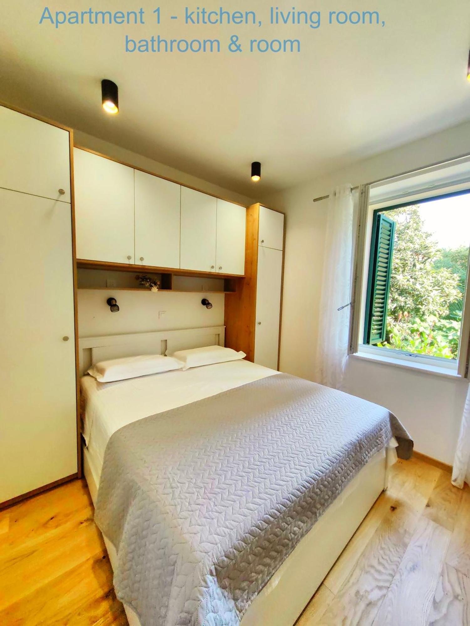 Relax And Enjoy Apartments Сплит Экстерьер фото